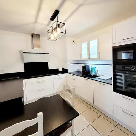 - Superbe T3 Moderne 4 Pers Avec Climatisation Et Parking - Fr-1-794-122 Apartment